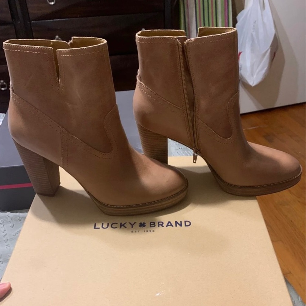 Lucky brand boots NWT